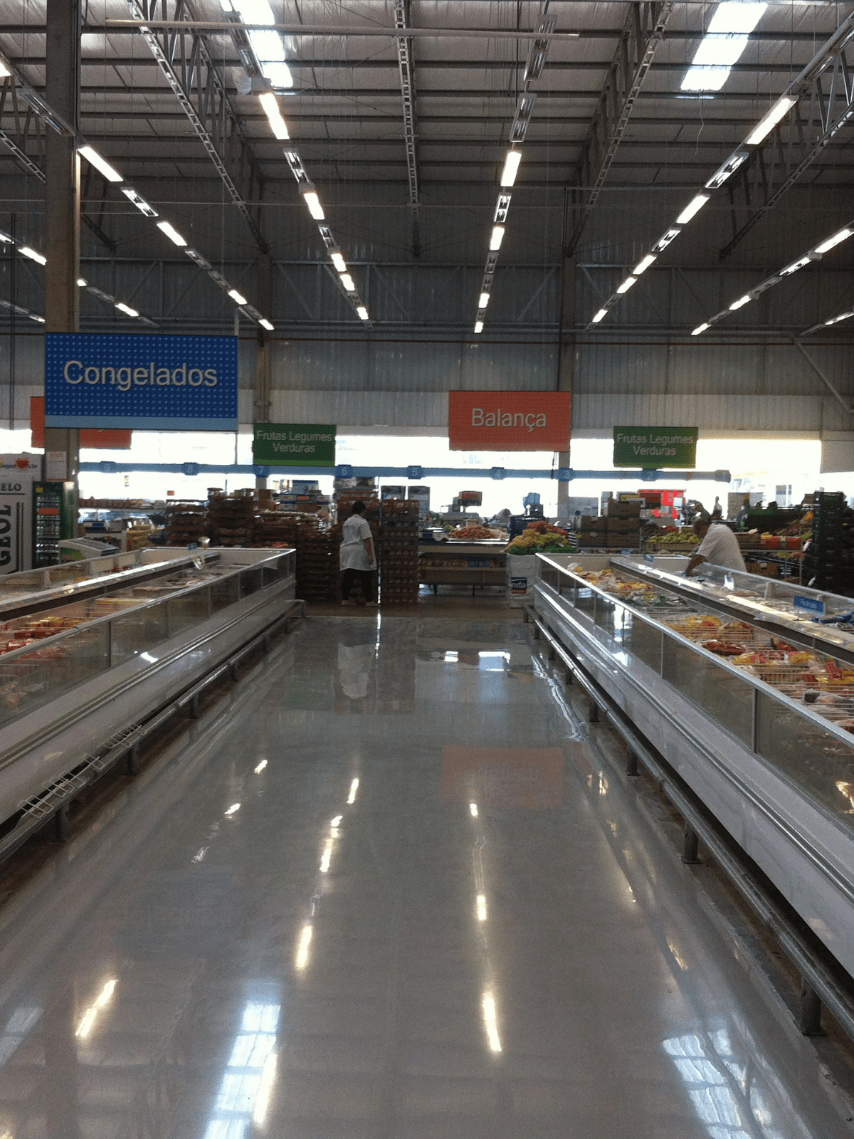 piso epóxi para supermercados